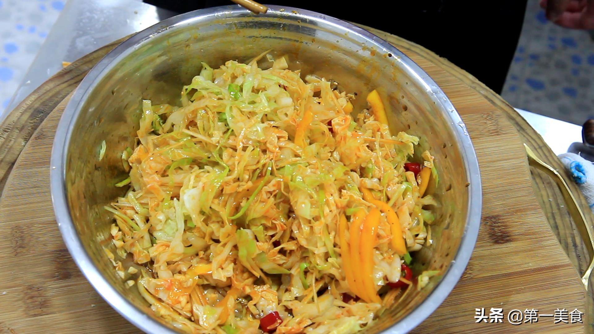 简单凉拌包菜的正宗做法,辣拌包菜的做法大全