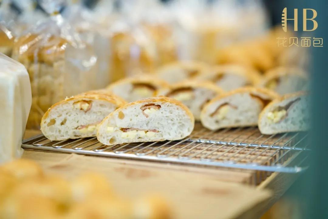 上海华贝面包哪家好,探店现烤面包