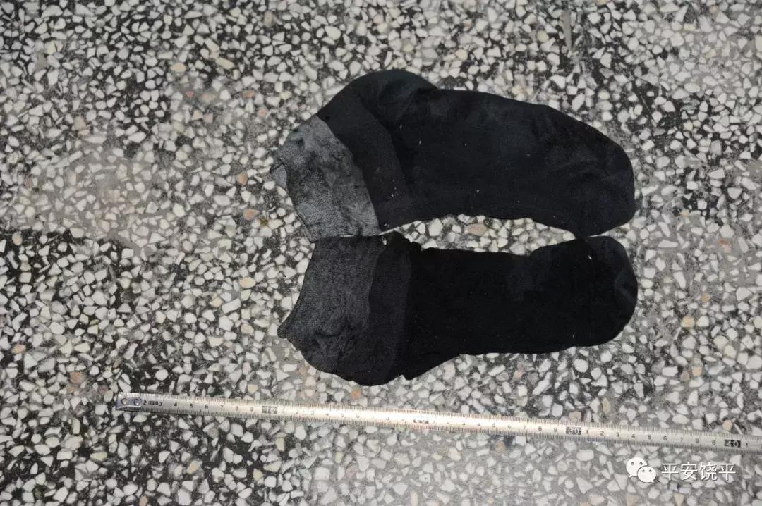 面对泼向人群的硫酸，你英勇扑上前……