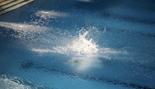 跳水如何压水花,跳水压水花是谁发明的