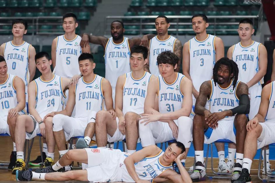 cba赛场再现争议一幕,cba赛场上用过的篮球值钱吗