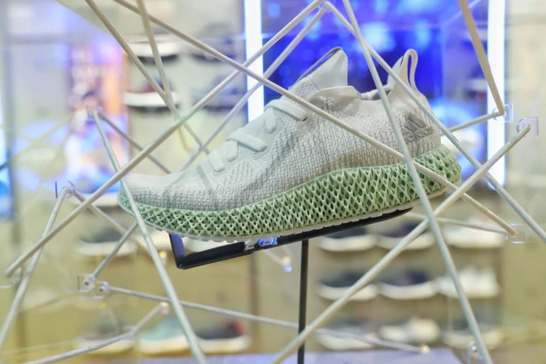 4000左右adidas鞋子,adidas400元左右