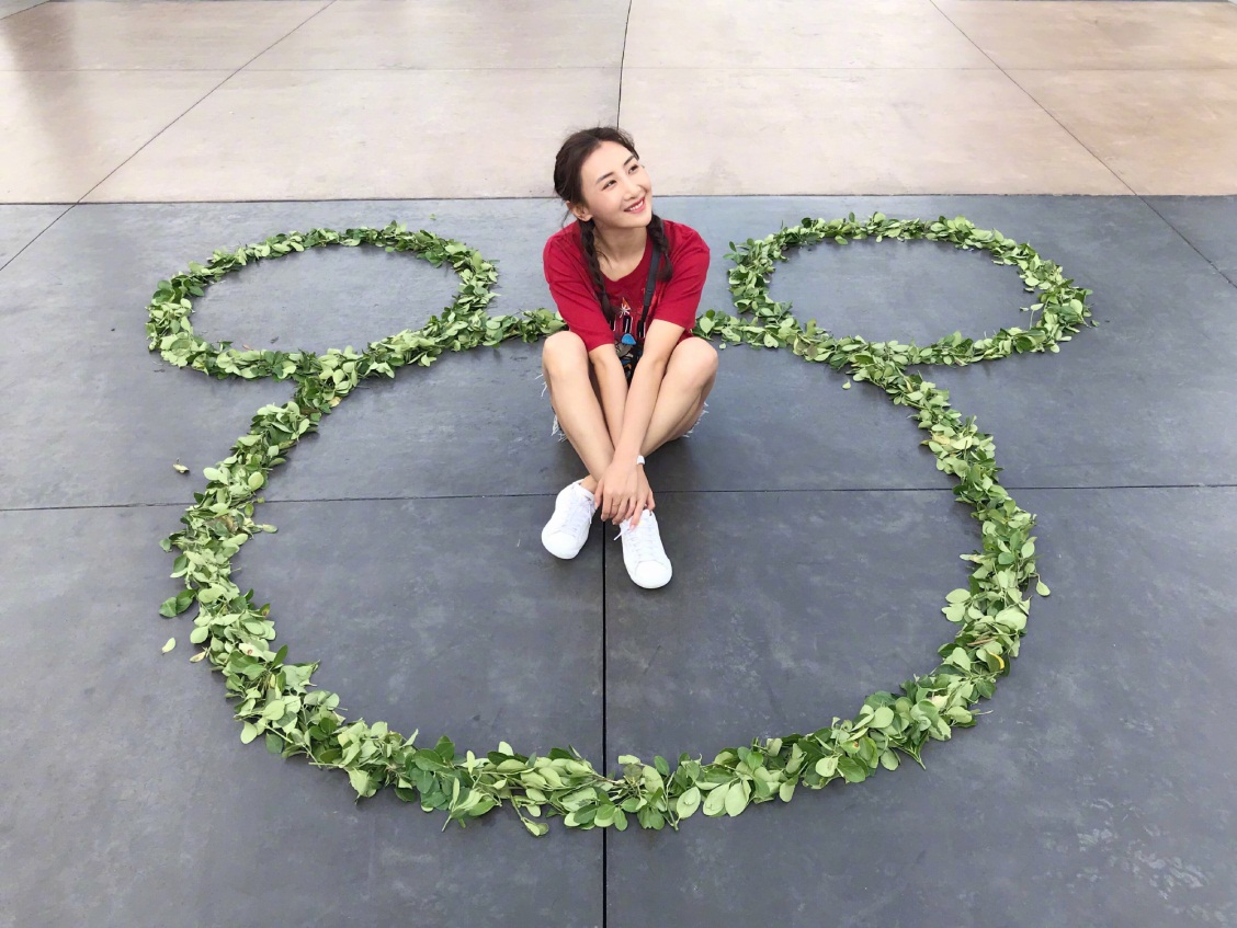 何雯娜年轻时照,何雯娜豪门生活照