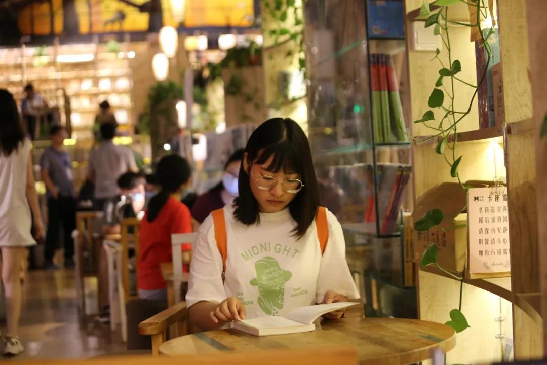 古都夜八点相约植物园,古都夜八点相约洛阳城