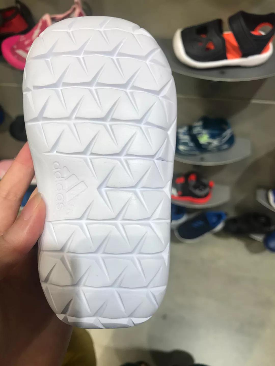 儿童凉鞋软底什么牌子好,儿童凉鞋哪种鞋底舒服