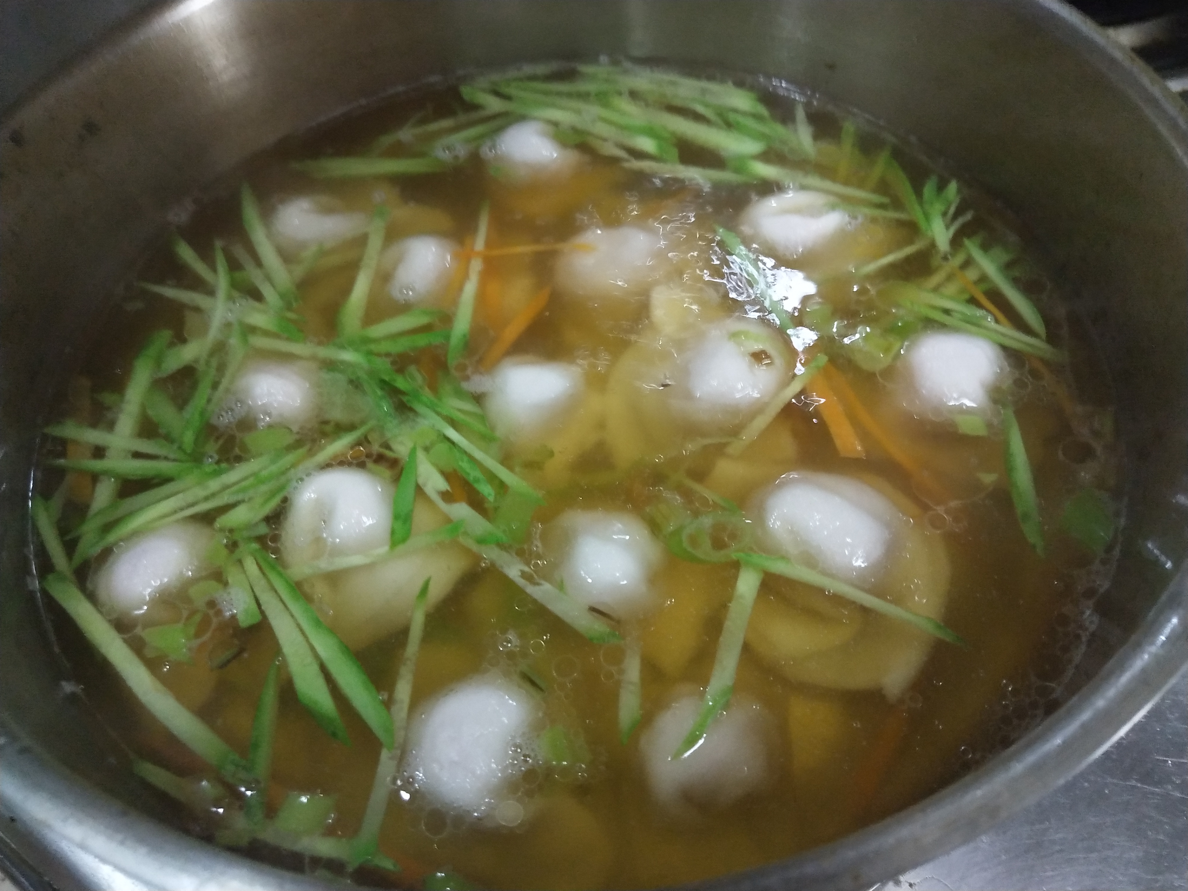 馄饨馅怎么调制又鲜又嫩不发酸,馄饨馅儿怎么调鲜嫩不柴