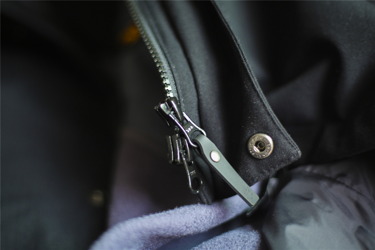 jackwolfskin狼爪男士冲锋衣,狼爪冲锋衣与普通冲锋衣有何区别