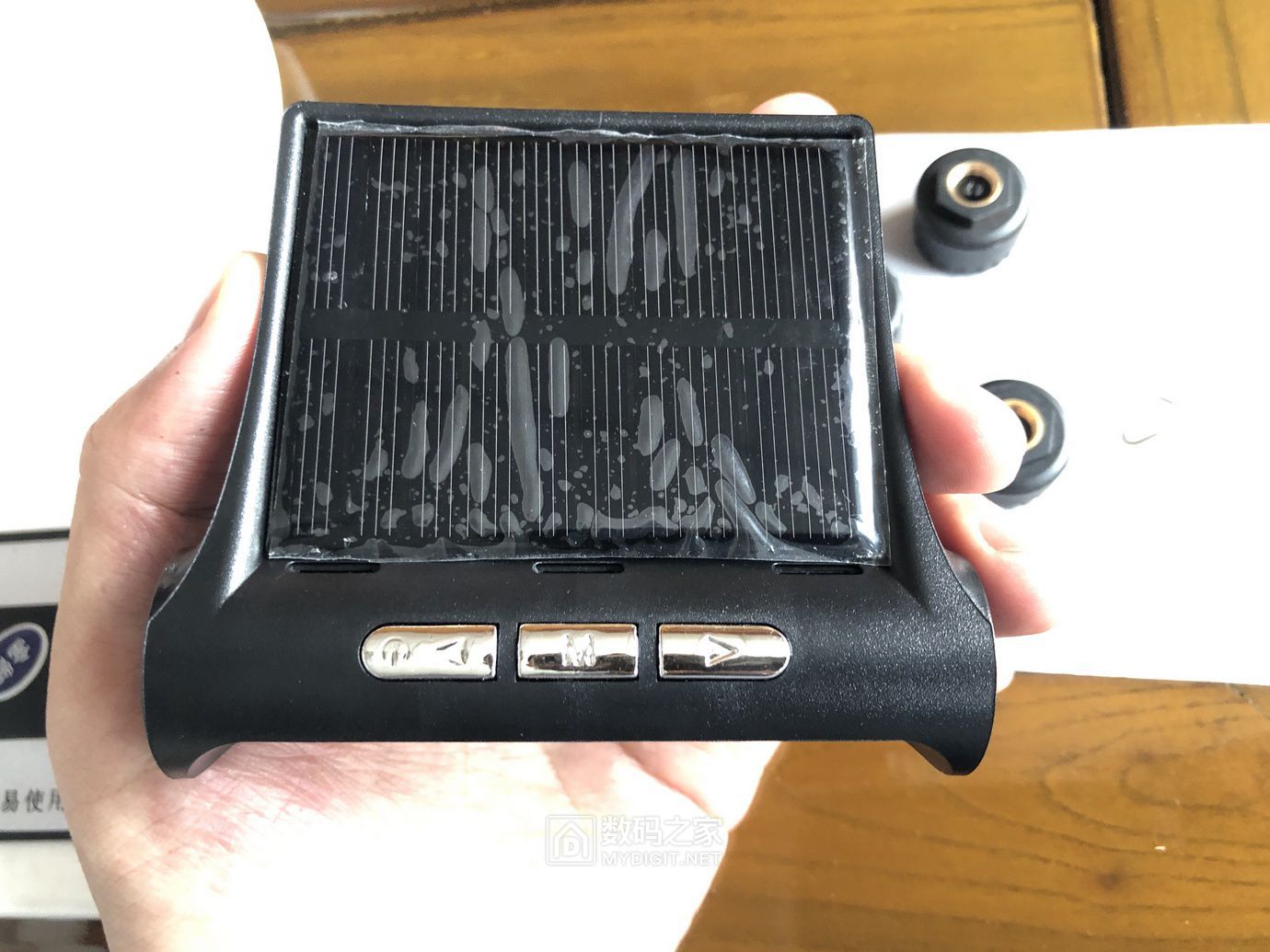 太阳能胎压监测器拆机,太阳能两用进口胎压监测器