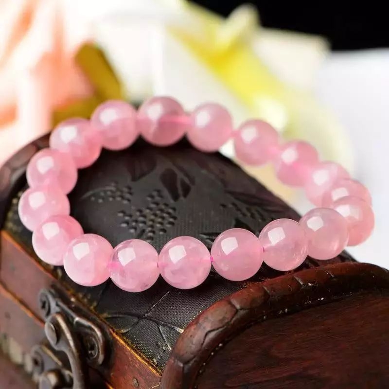 属马的适合戴什么生肖的手串,本命年戴什么生肖手串