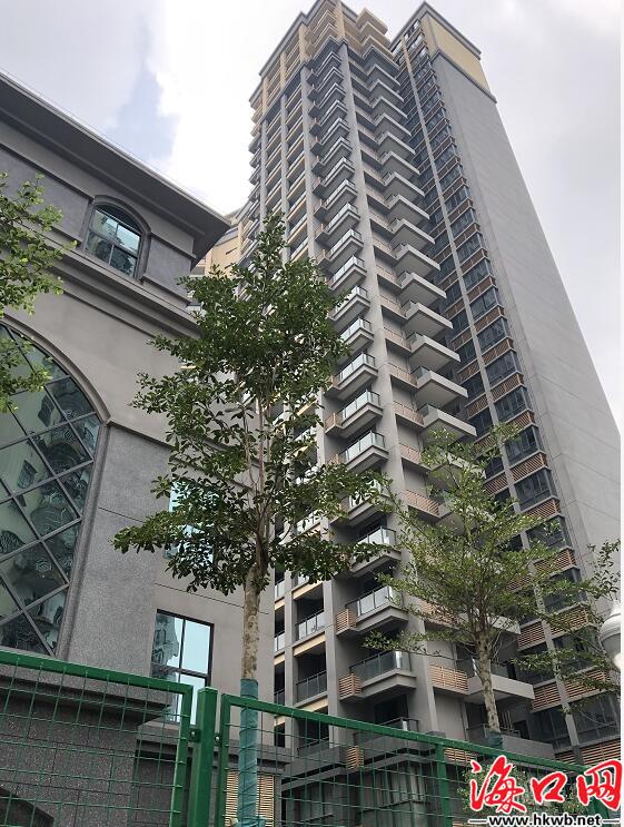 新房墙体一捏就碎什么情况,精装修墙面一碰就碎怎么回事