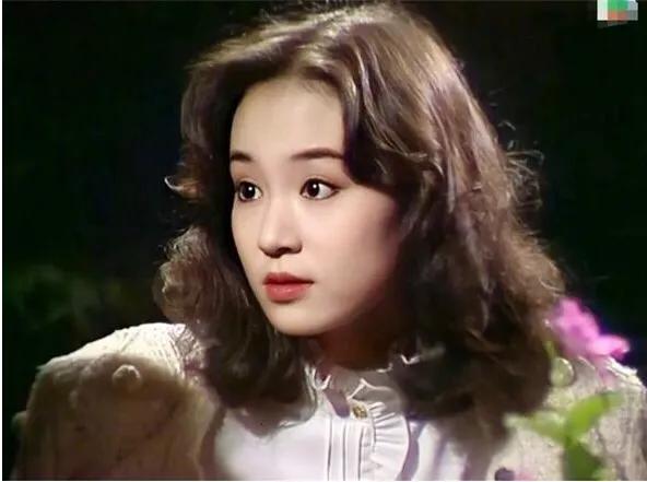 “泪眼皇后”刘雪华：被刘德凯始乱终弃，丈夫坠楼身亡，太惨了