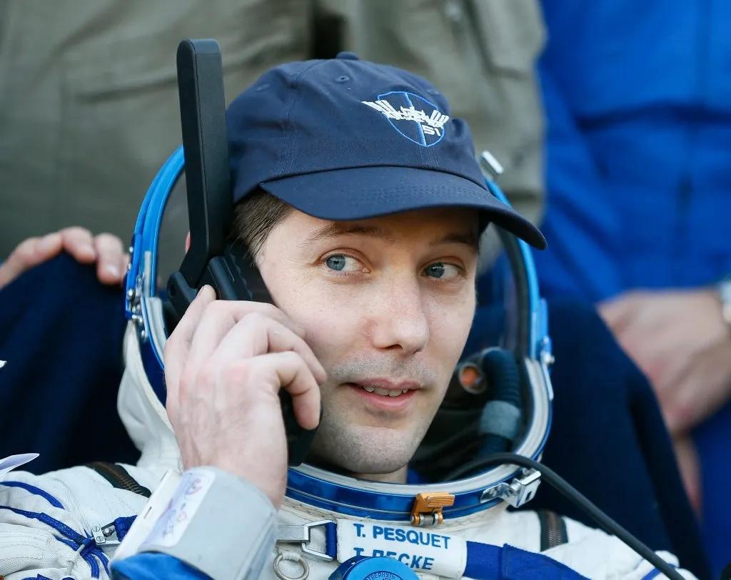 被这个法国帅气宇航员迷倒！网友：法国人真TM浪漫