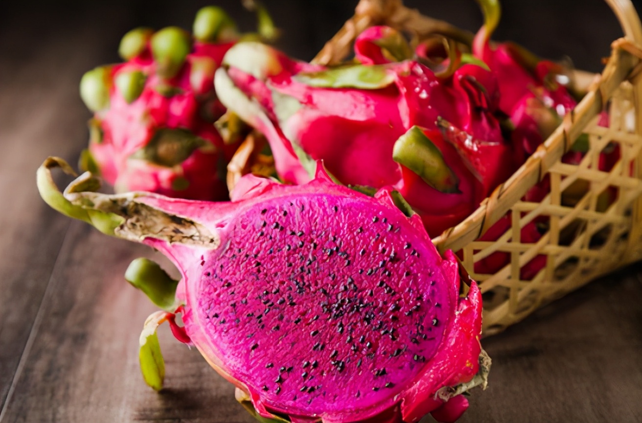 怎么买火龙果又香又甜,买火龙果怎么挑好吃