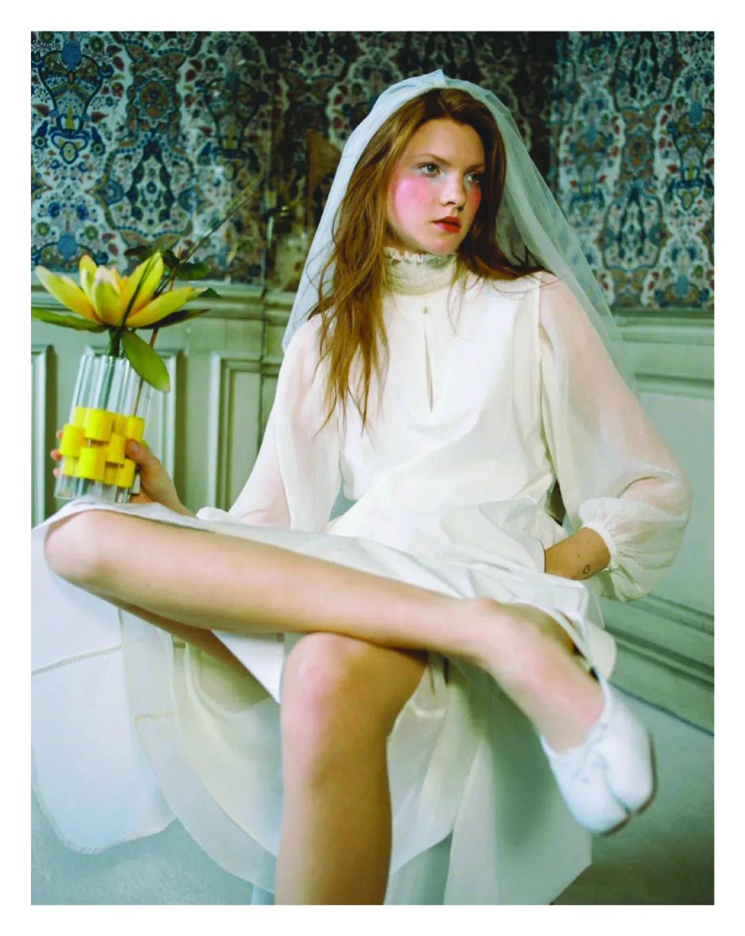 优雅连衣裙气质高级感小白裙,中长裙怎么穿才优雅时髦