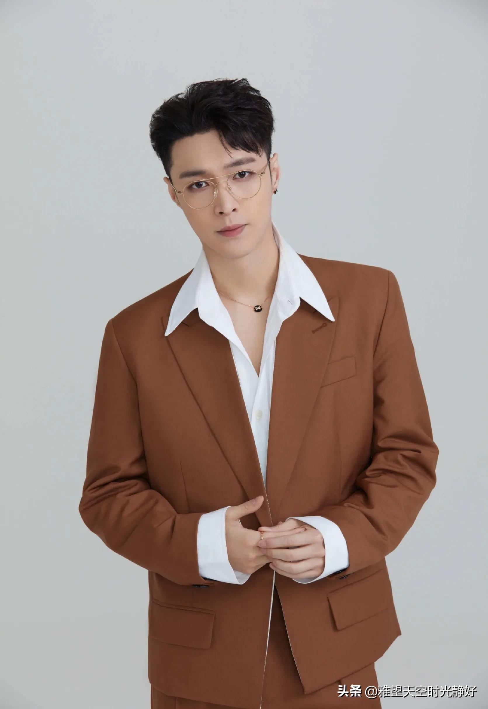 盘点国内男明星眼镜杀高清写真照斯文帅气沉稳内敛雅致贵气