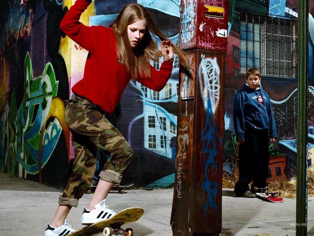 艾薇儿回归之作完整版,艾薇儿2019新歌