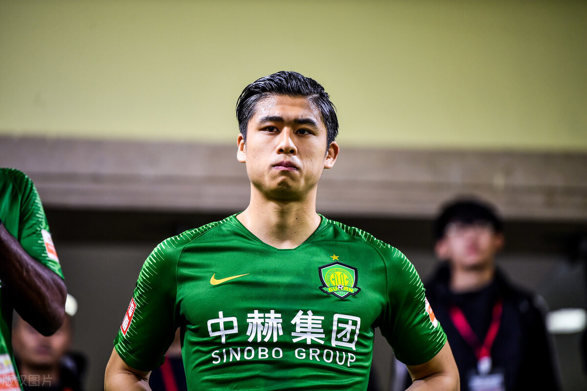 国足张玉宁发型,张玉宁发型