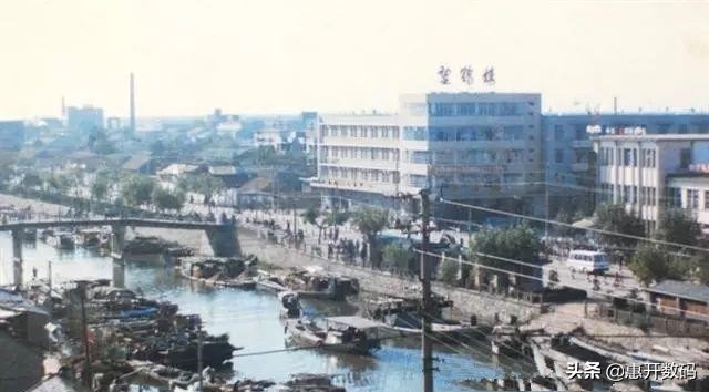 一个真实的故事一首歌音频,一个城市一座小镇的故事