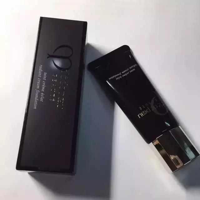 cpb钻光粉底液配什么散粉,cpb透亮粉底液上妆技巧