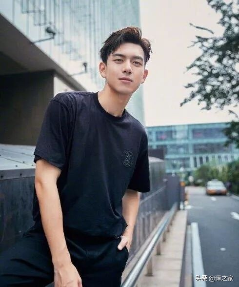 马上就要七夕了，现男友李现再传好消息！网友：人红资源多