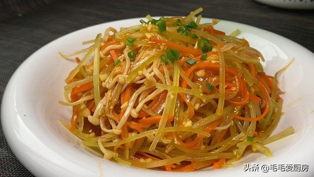 莴笋和土豆可以同吃吗怎么炒好吃,素炒酸辣莴笋片怎样炒得脆嫩好吃