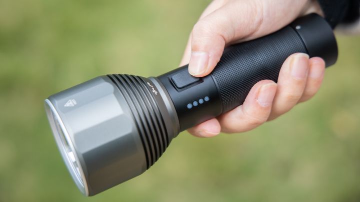 新手入门推荐几款强光手电,最好的几款随身隐蔽手电