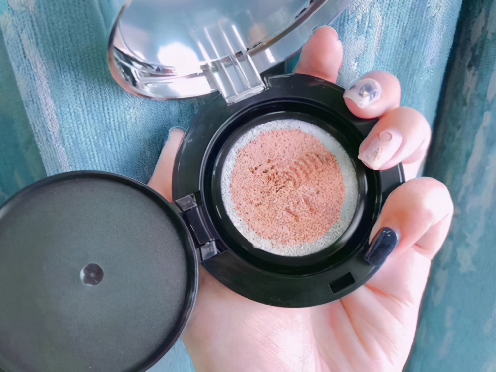 气垫推荐公认好用第一名阿玛尼,推荐4款不脱妆的大牌气垫