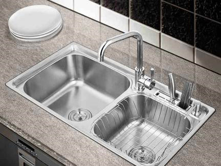 厨房水龙头怎么选角阀避坑,厨房水槽用什么水龙头比较好