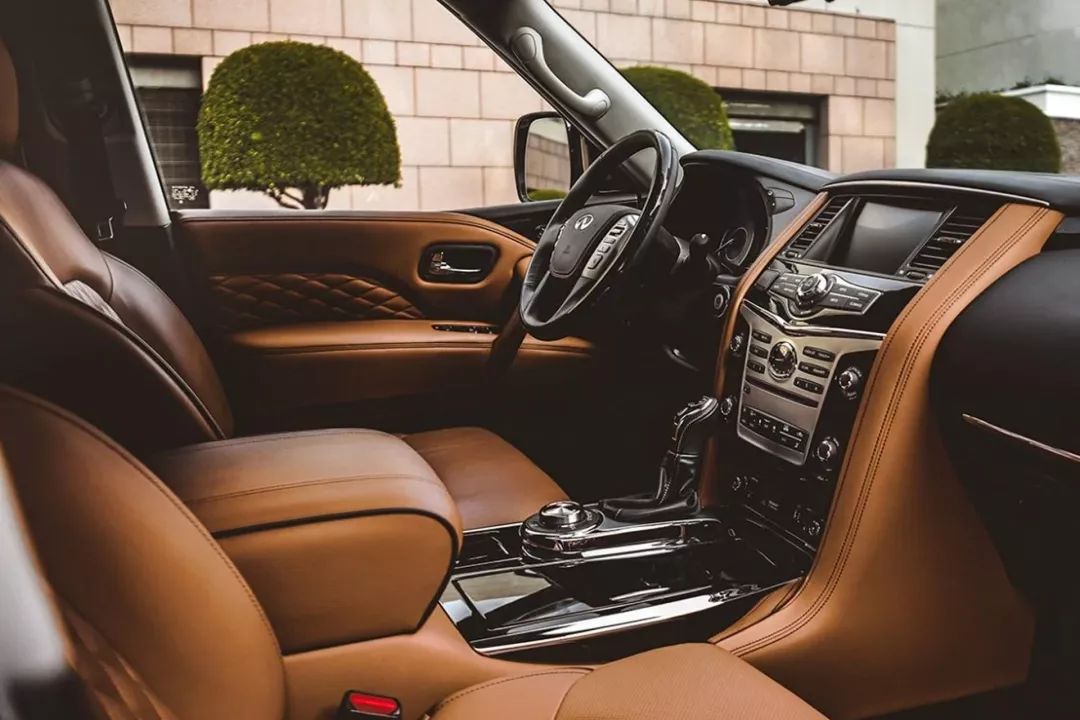 大大大大大汽车中的加特林，折合每平米近10万元的全尺寸SUV豪车