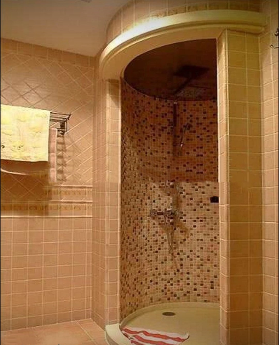 轻质砖砌墙搭建阁楼,小伙用水泥钢筋砖盖高层住宅楼