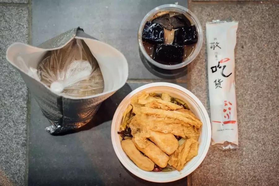 在杨浦区点一顿外卖多少钱,在五角场200块钱可以吃什么