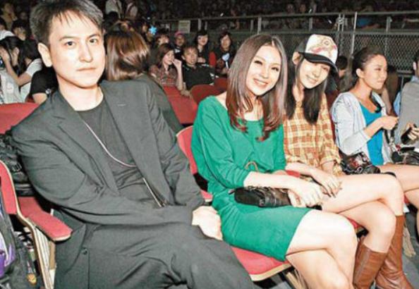 10位“浪荡”的富二代,个个换女友如换衣服,王思聪只是小萌新