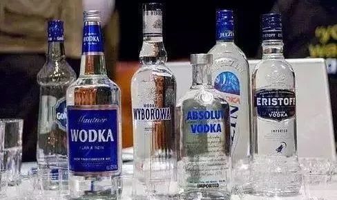 当成都遇见甜虾伏特加餐具套娃……