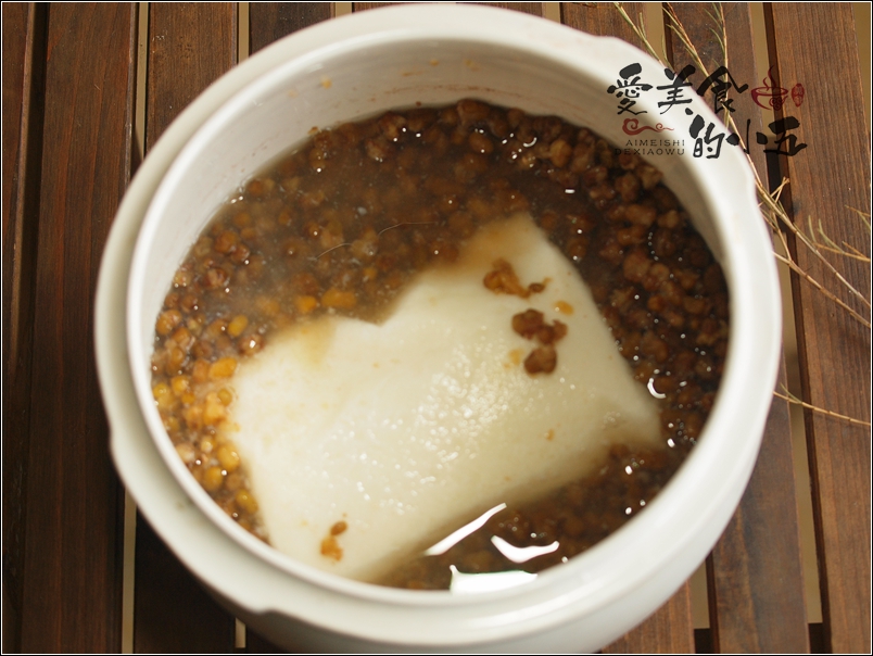 当绿豆遇到牛奶，就有了夏天的解暑神器，细滑清爽的绿豆沙牛奶