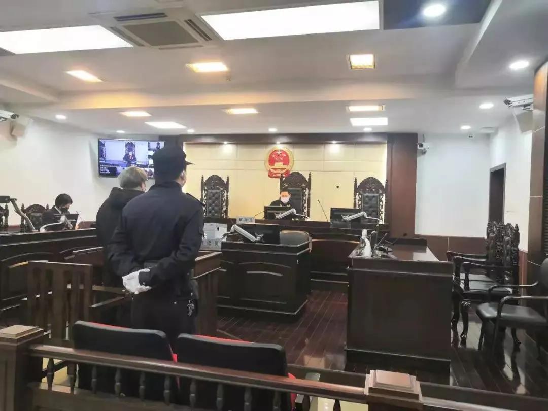 男子骗取购买口罩善款,捐口罩被骗十万