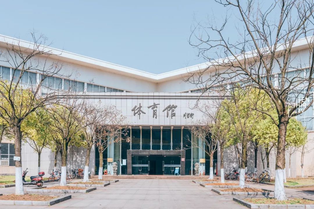湖北经济学院为什么叫藏龙岛,湖北经济学院在江夏藏龙岛吗