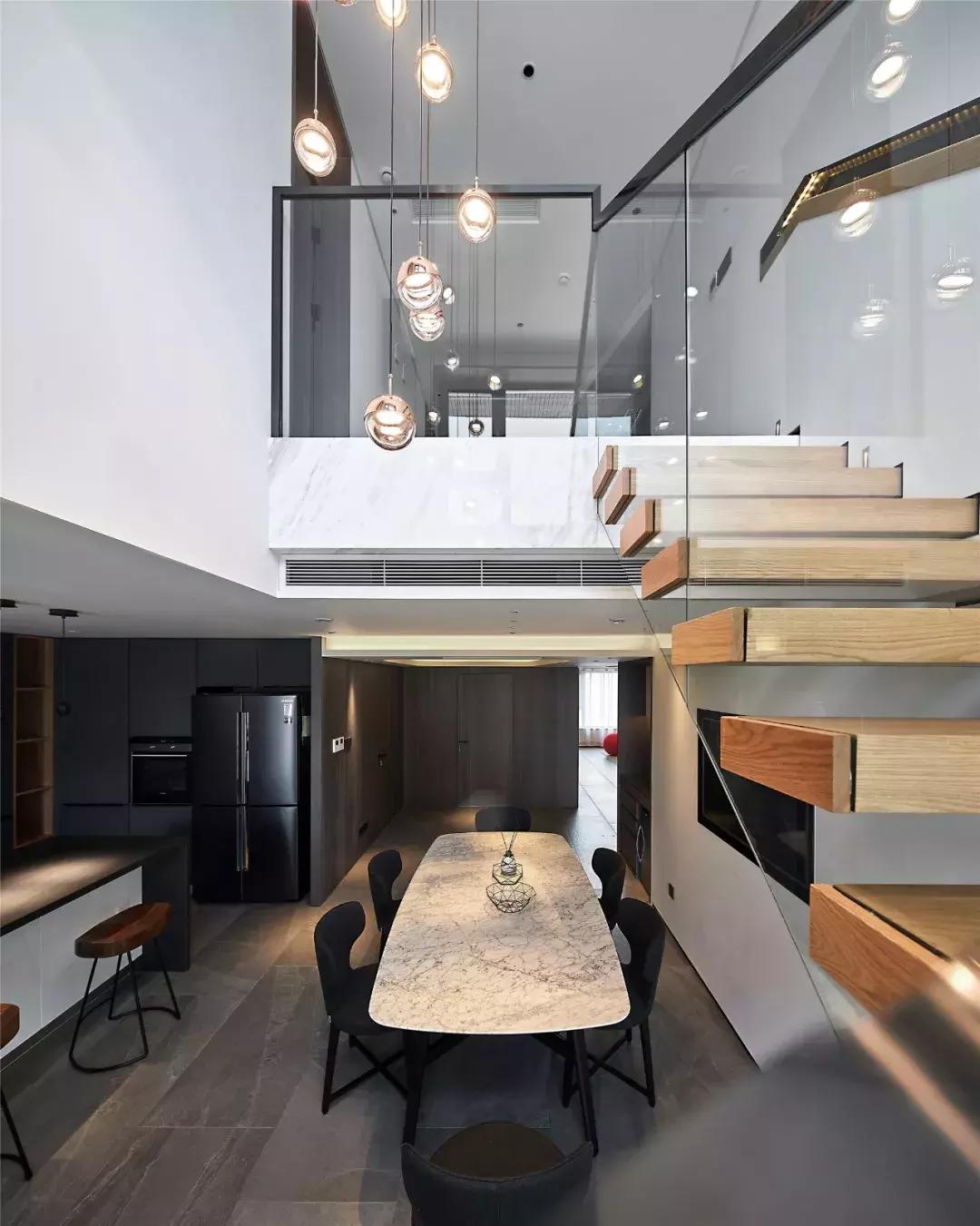 最新款客厅挑空设计图效果图,国外挑空客厅设计极简