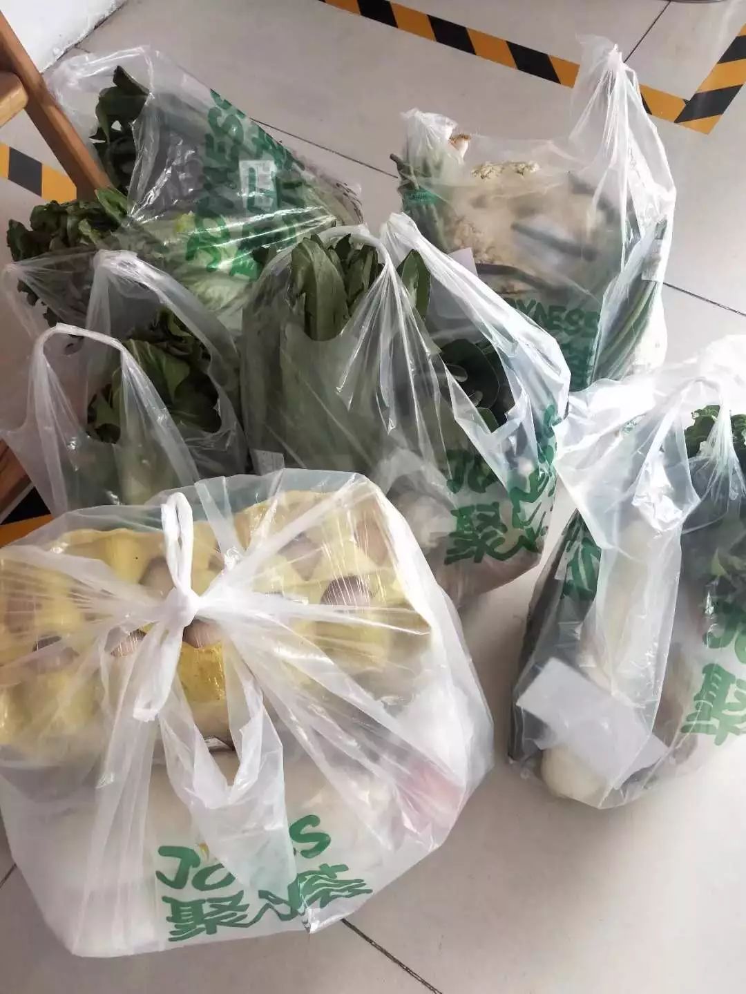 番禺｜物业做“微商”卖菜，管家当“快递员”送菜，广碧这波操作获满屏点赞