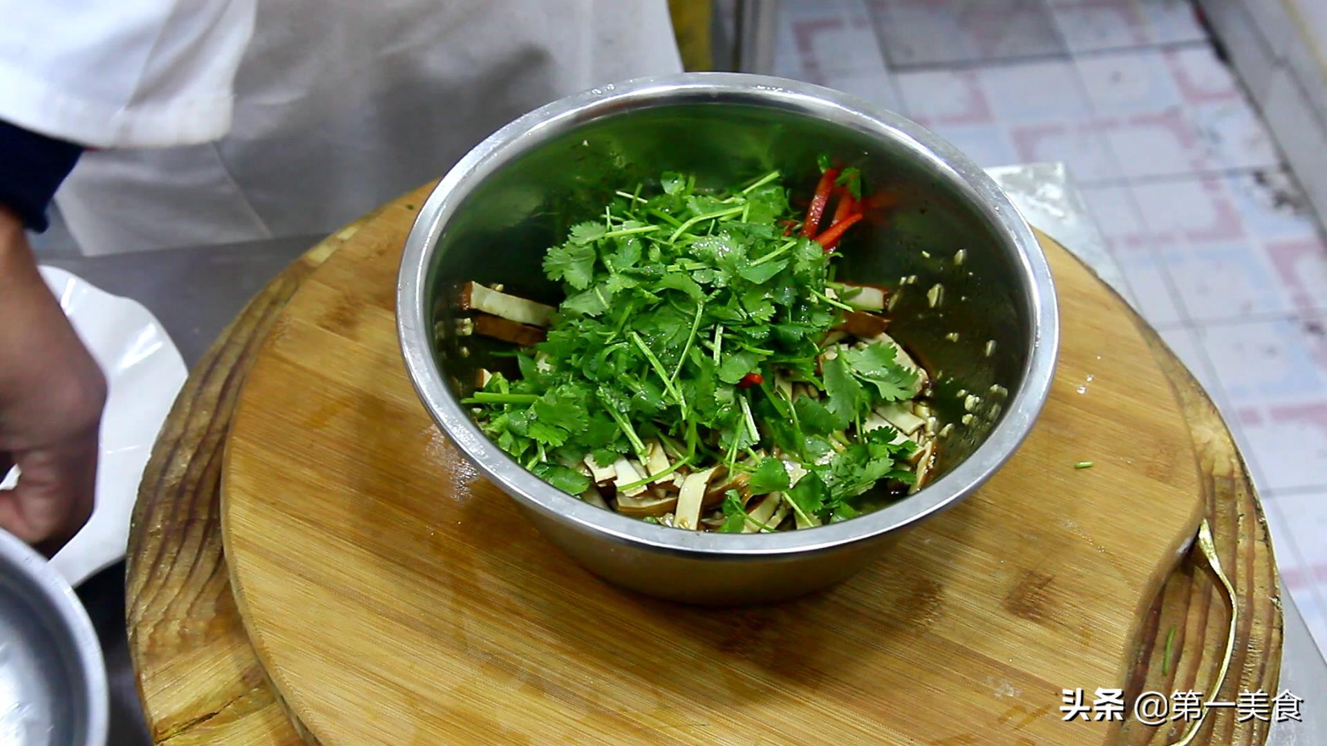 凉拌菜好吃的秘诀是芥末吗,大厨教你凉拌菜技巧