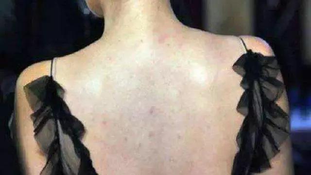 夏天就要心机露肤才更显瘦,又到了夏天露腿露肩的季节