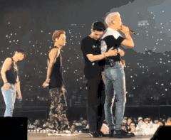 exo灿烈哭的是哪次演唱会,exo19年演唱会世勋灿烈