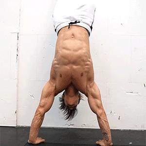 90后奶爸搞怪哄娃,肌肉奶爸带娃路人反应