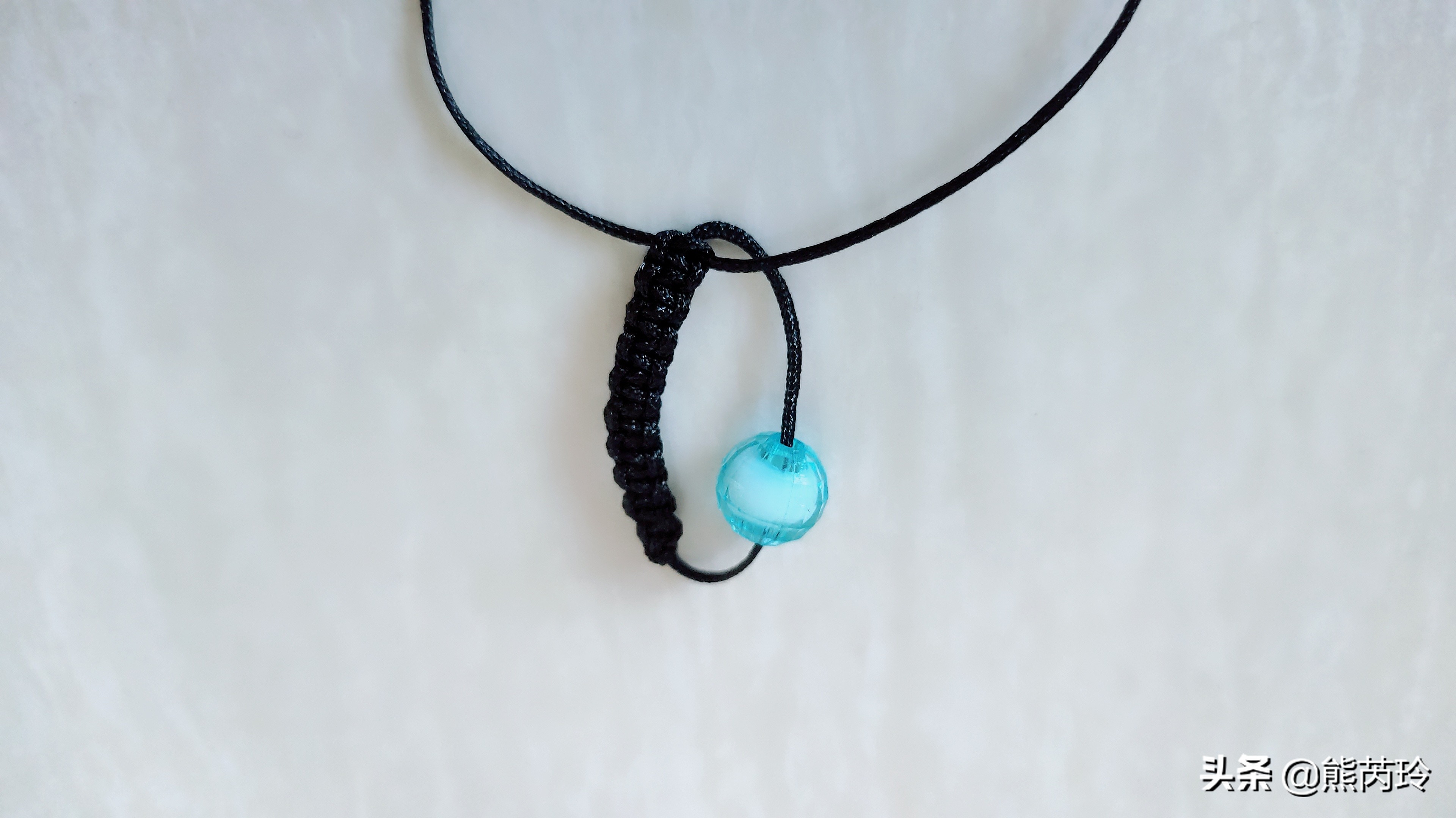 手编戒指怎么用其他线收尾,三颗金珠怎么编织戒指好看