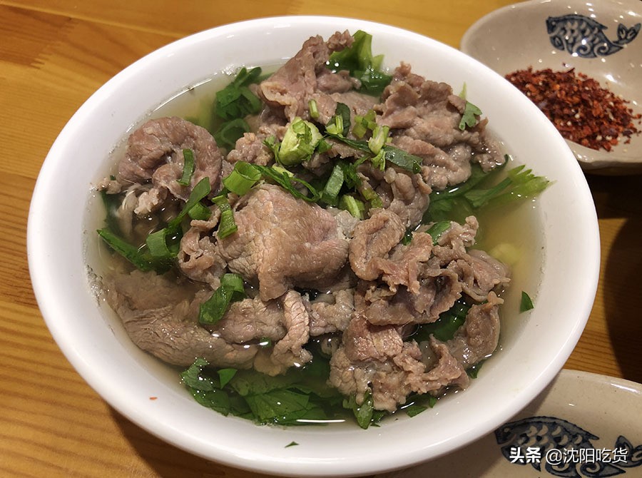 跷脚牛肉都包括啥？牛舌、腰片、脑花、蹄筋儿、脊髓、脆肠、黄喉