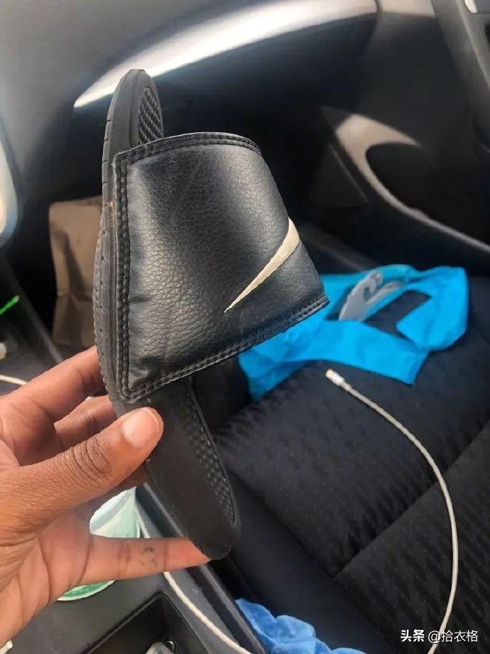 “女友网购了一件紧身裙子，这也太紧了吧！谁能顶得住啊…”