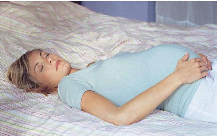准妈们必须知道孕期正确睡姿详解,前三月养胎最佳睡姿图