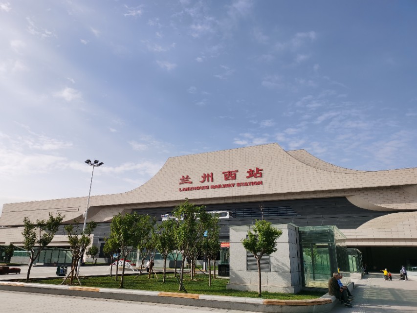 坐火车网上订票需要取票吗,长沙坐火车要不要取票