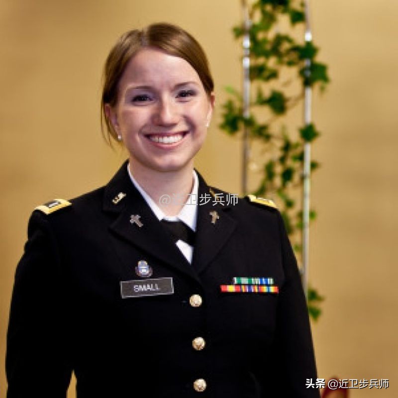 网上很火的美国美女军人是假冒的吗?逐条解析质疑,到底对不对?