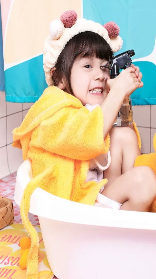 最火可爱萌娃壁纸男孩,萌娃可爱女孩手机壁纸