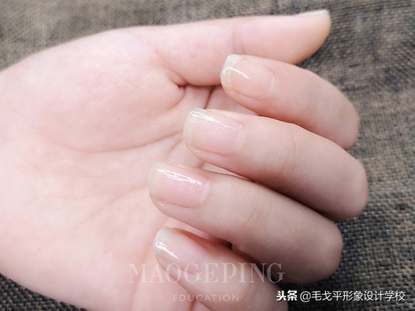 小清新美甲线条,做一款优雅的法式美甲清新又好看